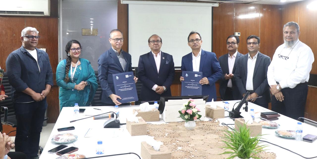 তৈরি পোশাক শিল্পে কর্মরত শ্রমিক/কর্মচারী ও মিড-লেভেল ম্যানেজার/কর্মকর্তাদের দক্ষতা উন্নয়নের লক্ষ্যে রপ্তানি উন্নয়ন ব্যুরো এবং বিজিএমইএ, বিকেএমইএ ও বিইউএফটি-এর মধ্যে চুক্তি স্বাক্ষর অনুষ্ঠান ।