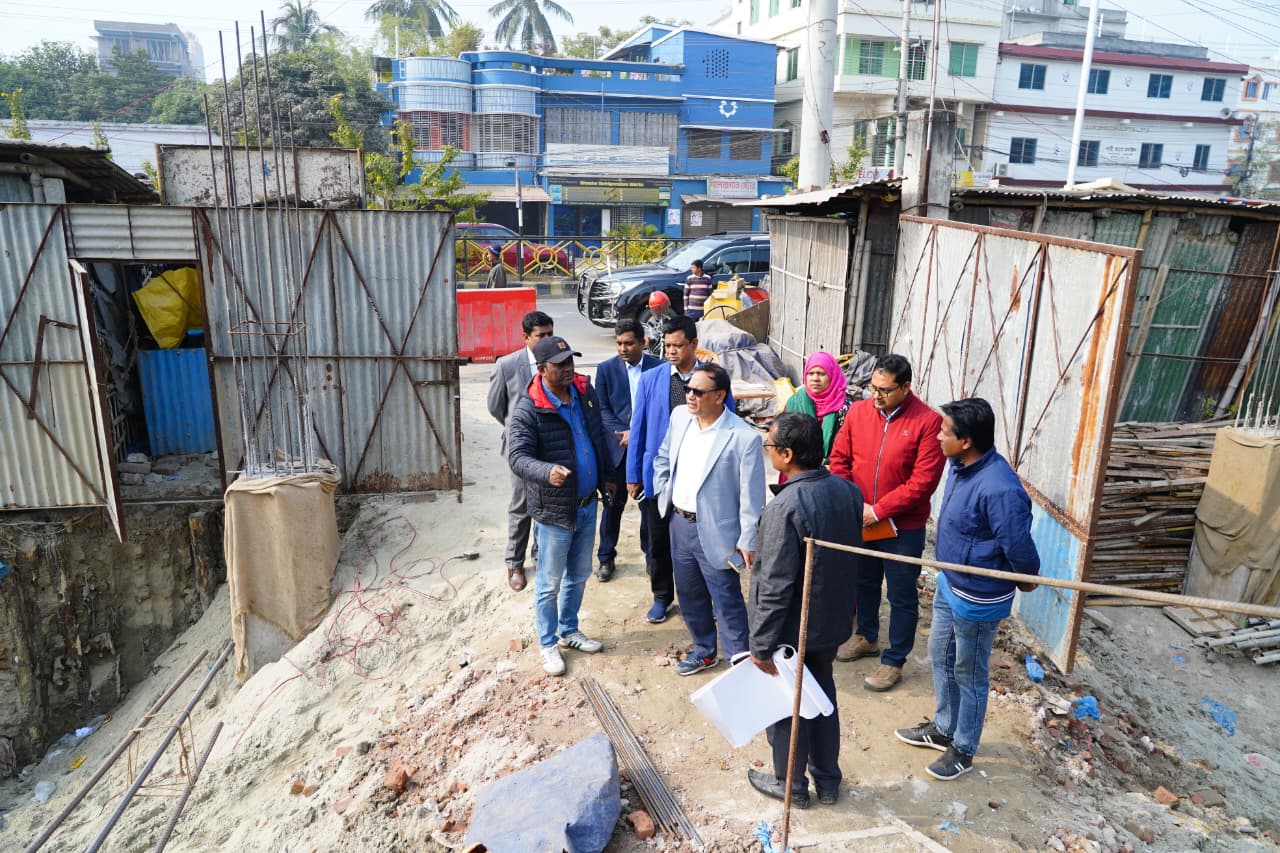 উন্নয়নমূলক কাজ পরিদর্শনে মাননীয় প্রশাসক...