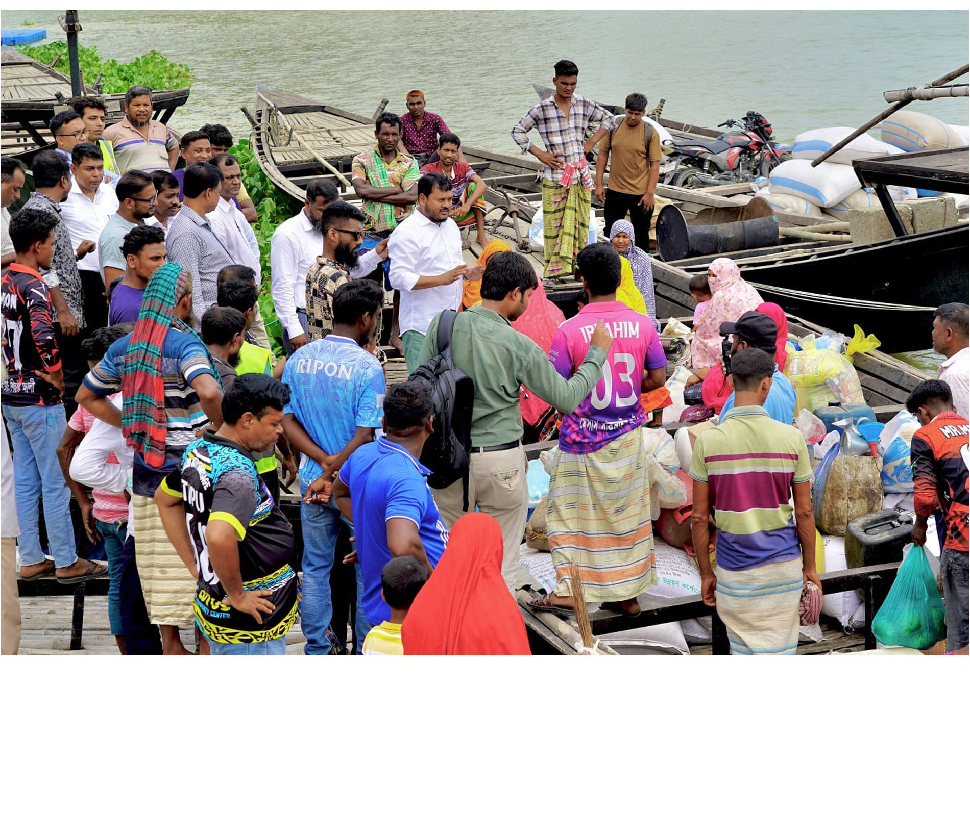 আমিরপুর খেয়াঘাট সরেজমিনে পরিদর্শন করলেন মাননীয় প্রশাসক