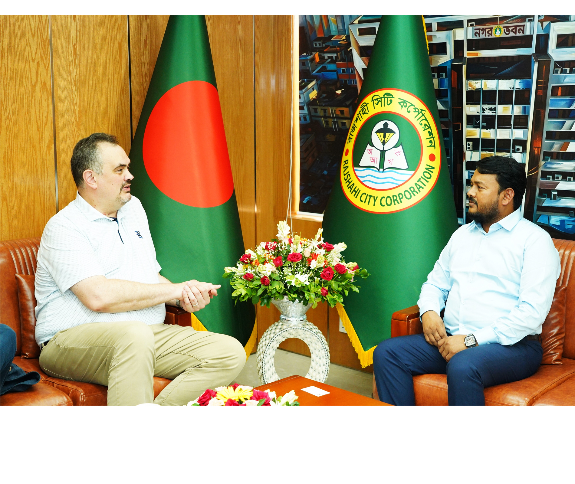 রাসিক প্রশাসকের সঙ্গে যুক্তরাষ্ট্রের রাষ্ট্রদূতের সৌজন্য সাক্ষাৎ
