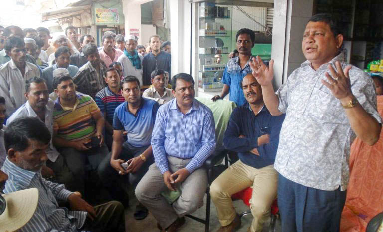 ফরিদপুর পৌরসভার অবৈধ স্থাপনা ও হকার উচ্ছেদঅভিযান