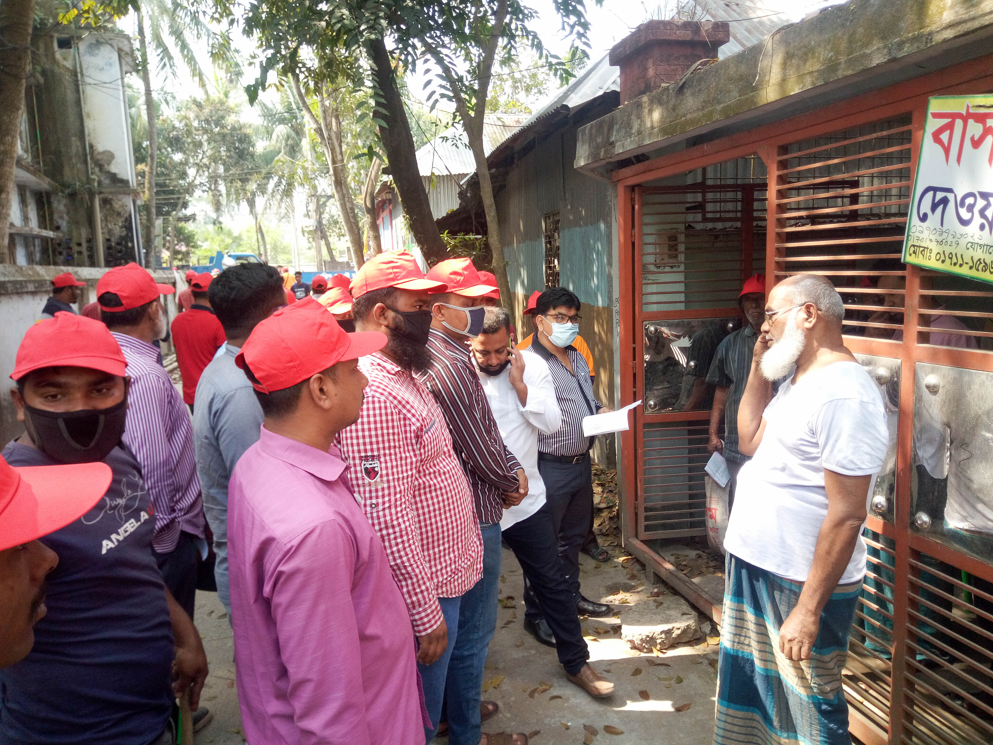 অবৈধ দোকান-সাইবোর্ড, বকেয়া পৌরকর এবং ময়লা আবর্জনা পরিস্কার অভিযান (চলমান)