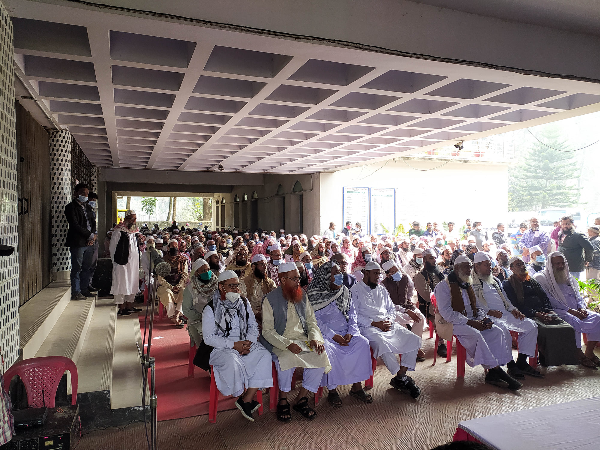 পৌর এলাকার মস্‌জিদের ঈমামদের সাথে মতবিনিময় সভা।