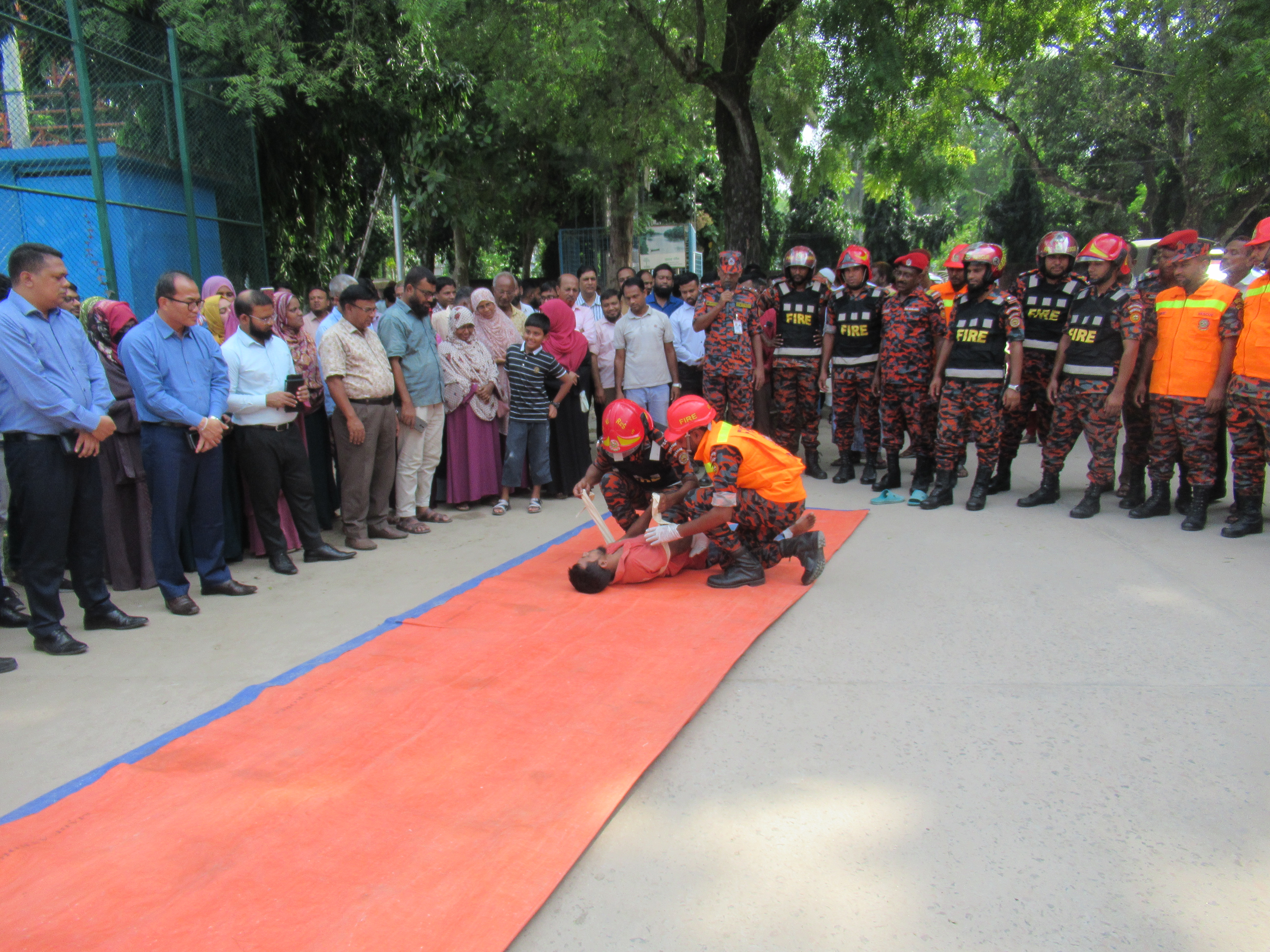 দুর্যোগ প্রশমন ‍দিবস ডিসি অফিসে মহড়া
