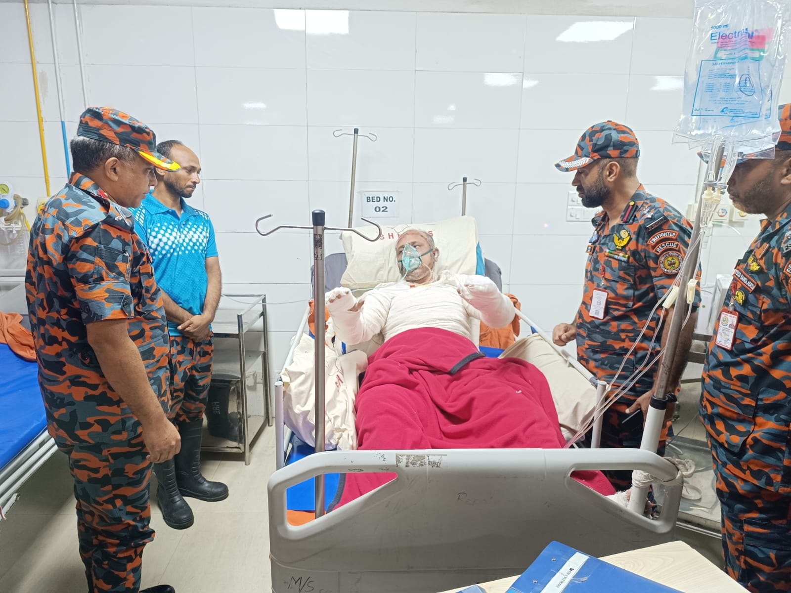 টুঙ্গী কেমিক্যাল গোডাউনে আহত ফায়ারফাইটার