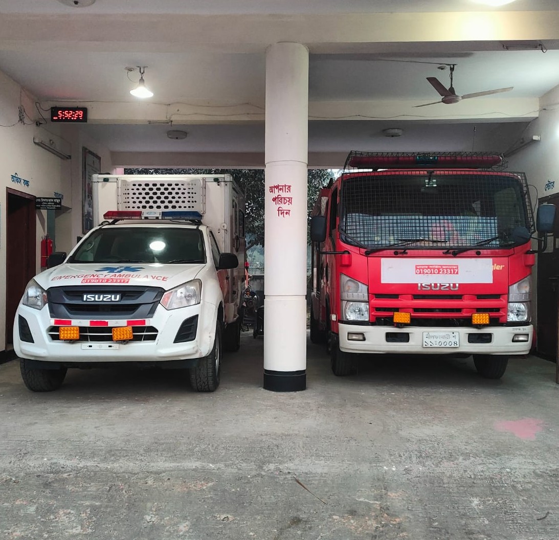 জলঢাকা ফায়র স্টেশন গাড়ী