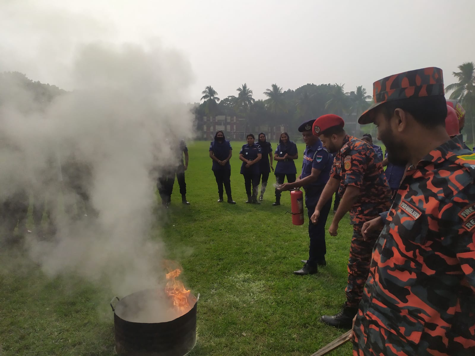 পুলিশ লাইন মহড়া