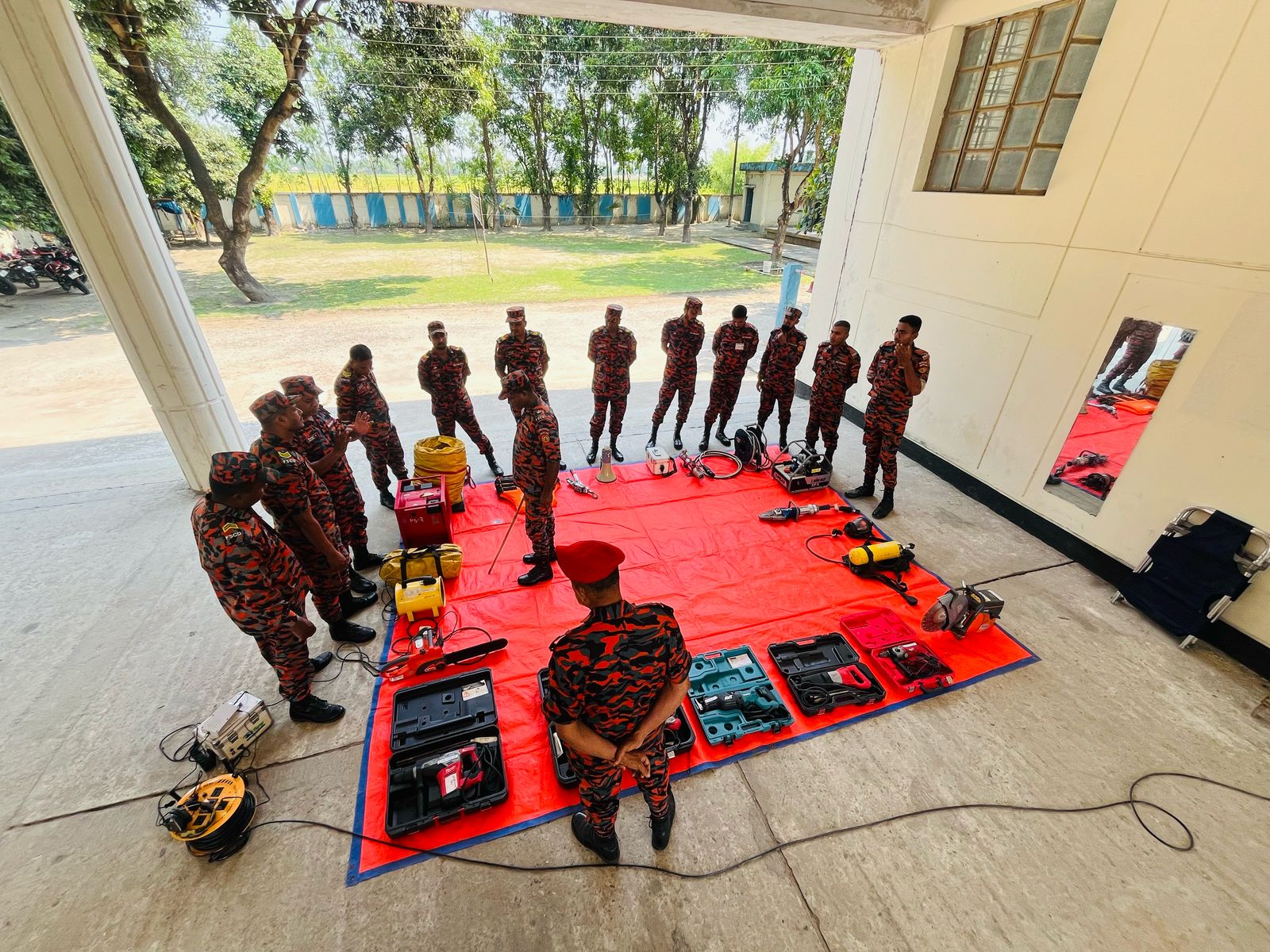 ইকুইপমেন্ট