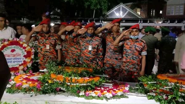 মহান স্বাধীনতা ও জাতীয় দিবসে ৭১ এর শহিদদের প্রতি শ্রদ্ধাঞ্জলী