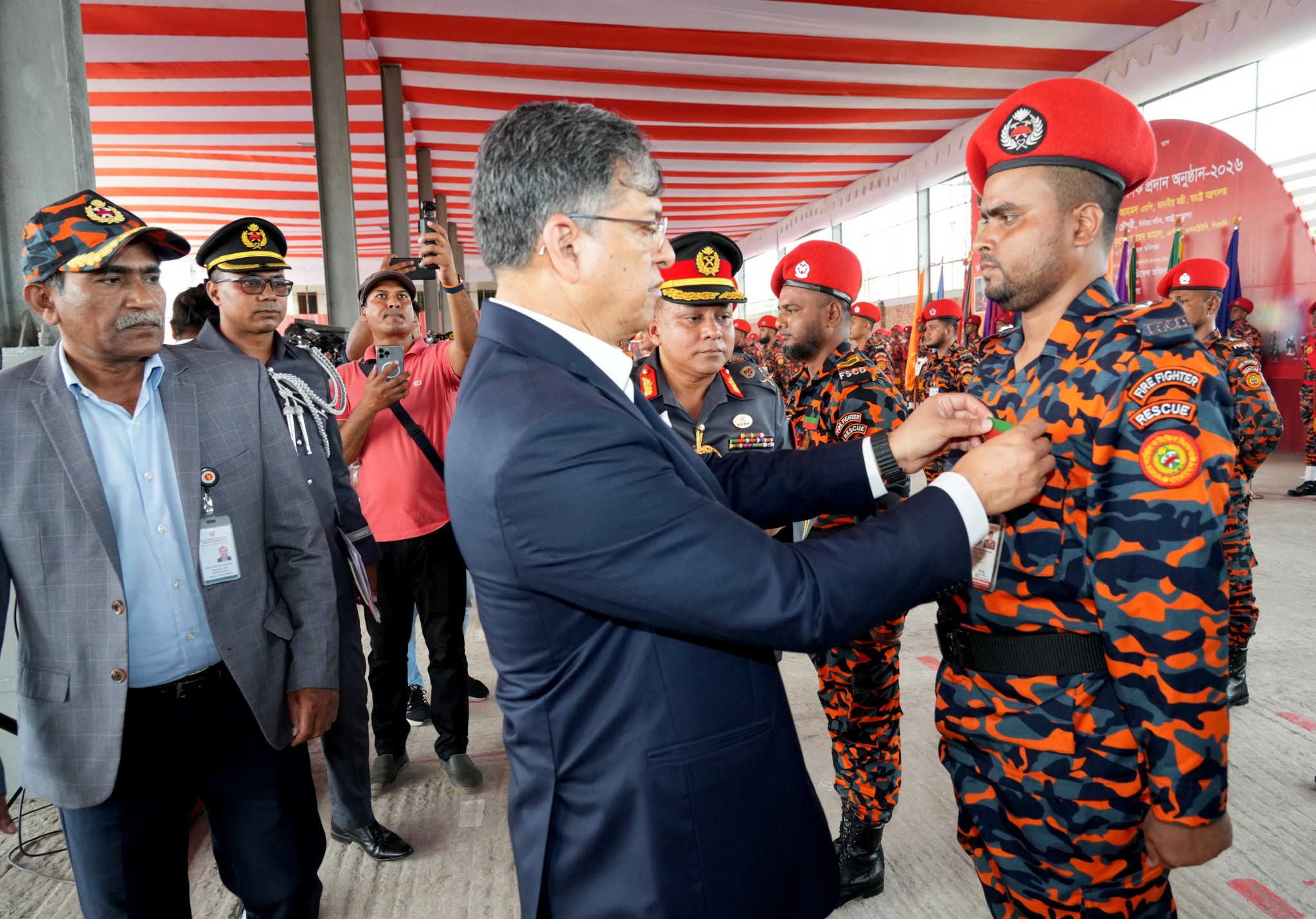 ফায়ার সার্ভিস ও সিভিল ডিফেন্স সপ্তাহ ২০২৬ পাসিং আউট প্যারেড ও পদক প্রদান অনুষ্ঠানের শুভ উদ্বোধন করলেন স্বরাষ্ট্রমন্ত্রী।