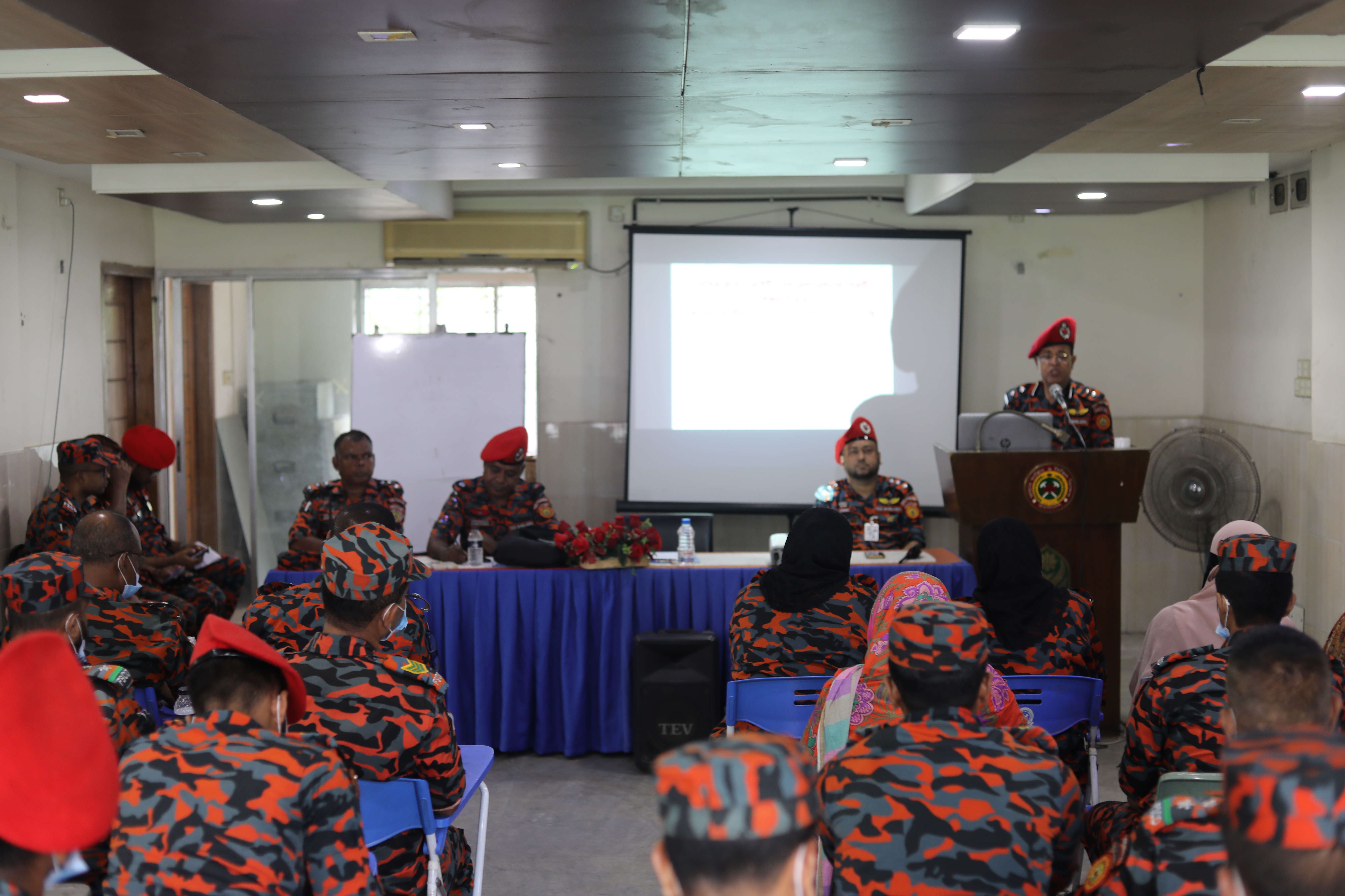 বেসিক ফায়ারফাইটিং এন্ড অপারেশনাল সেফটি” কোর্সের উদ্বোধনী অনুষ্ঠান এর স্থিরচিত্র