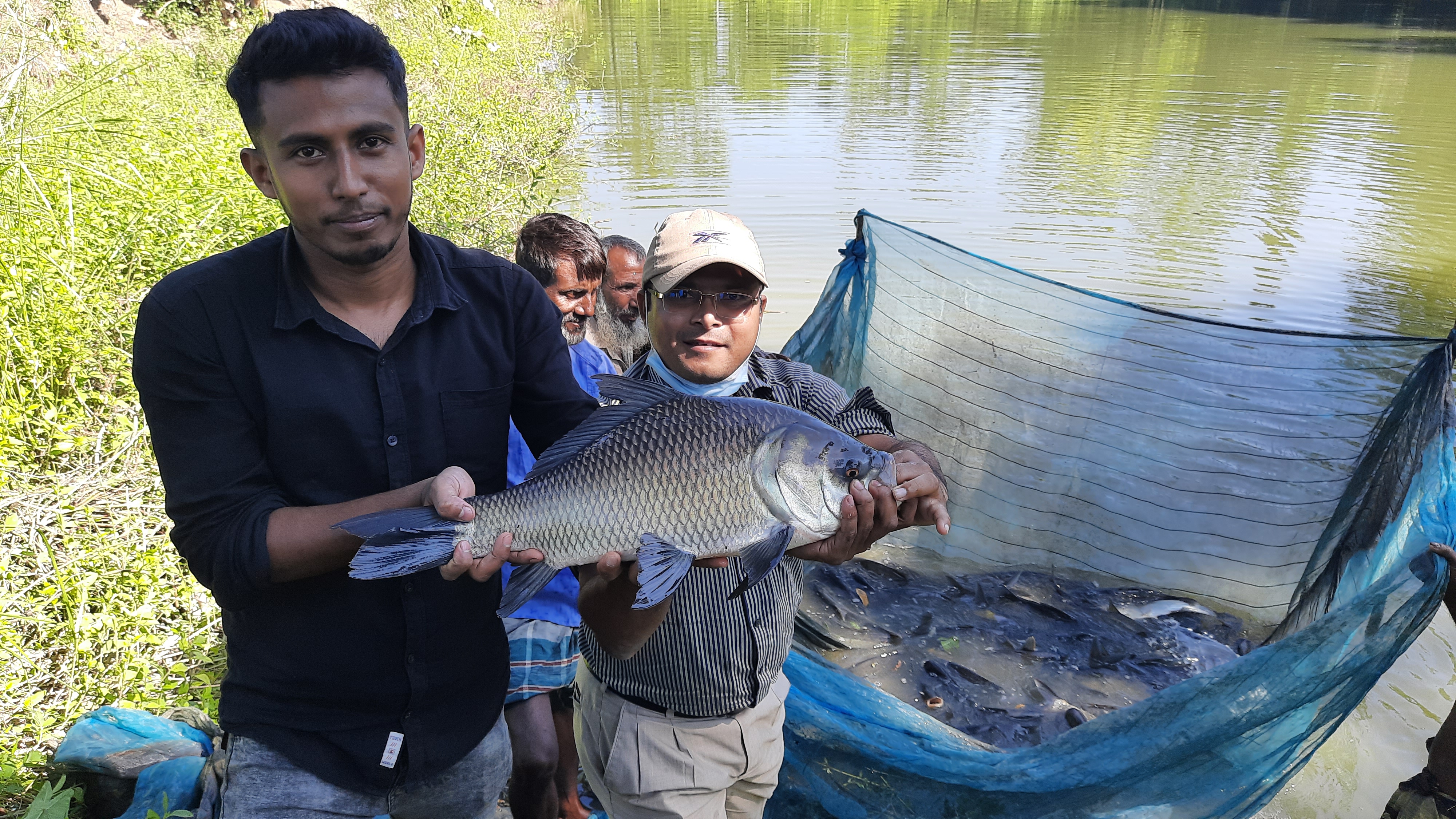 কার্প মিশ্র চাষ প্রদর্শনী।