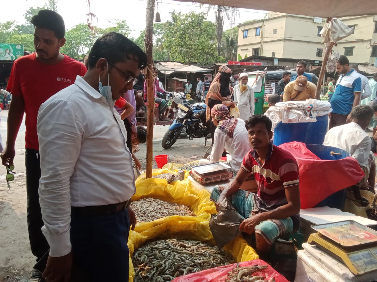 বাজার পরিদর্শন