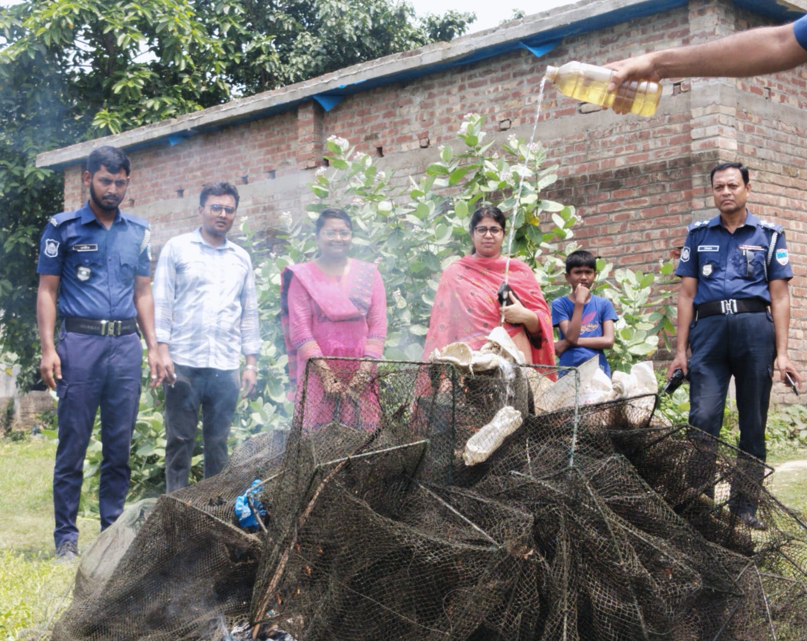 মৎস্য আইন বাস্তবায়নে অভিযান