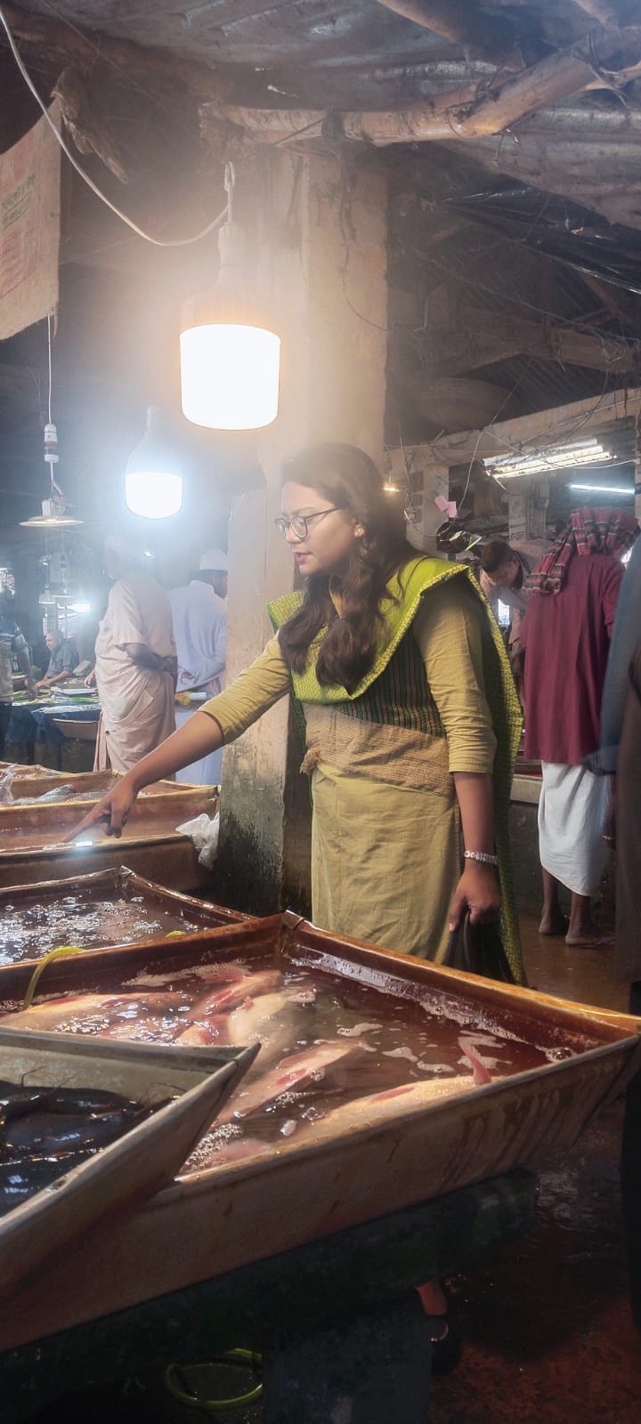 চিংড়ির পুশ বিরোধী অভিযান