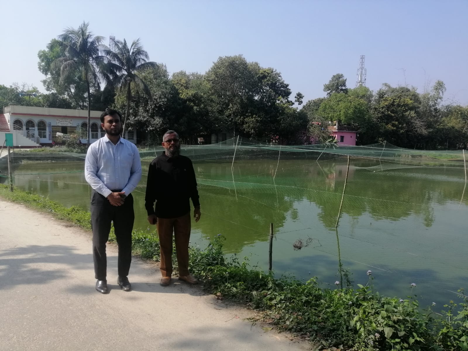 প্রদর্শনী পুকুর পরিদর্শন