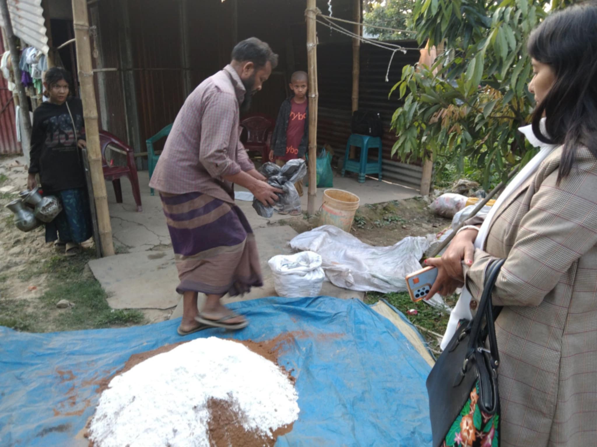 গুলসা মাছের খাদ্য তৈরি