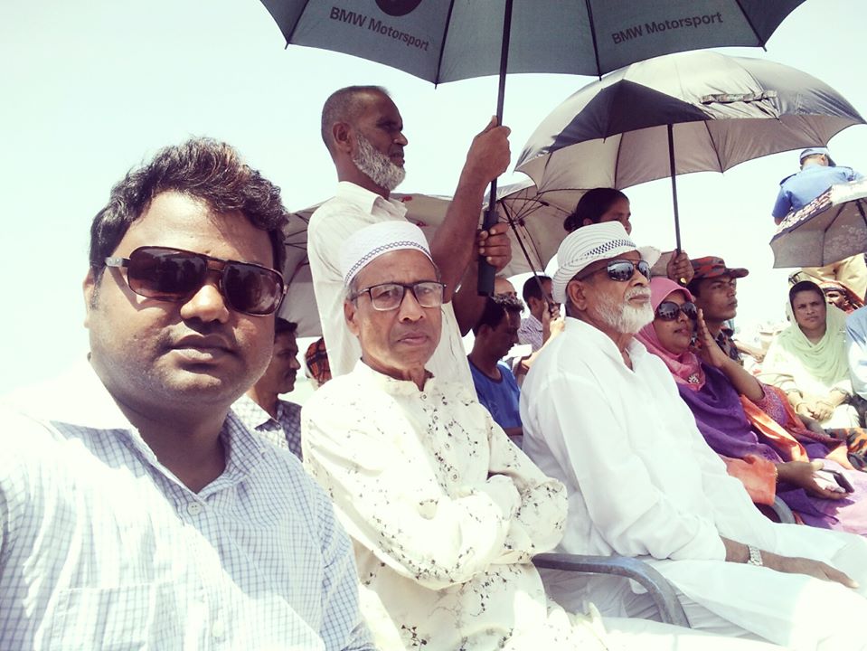 এমপি,উপজেলা প্রশাসনের সাথে যমুনা নদীতে।