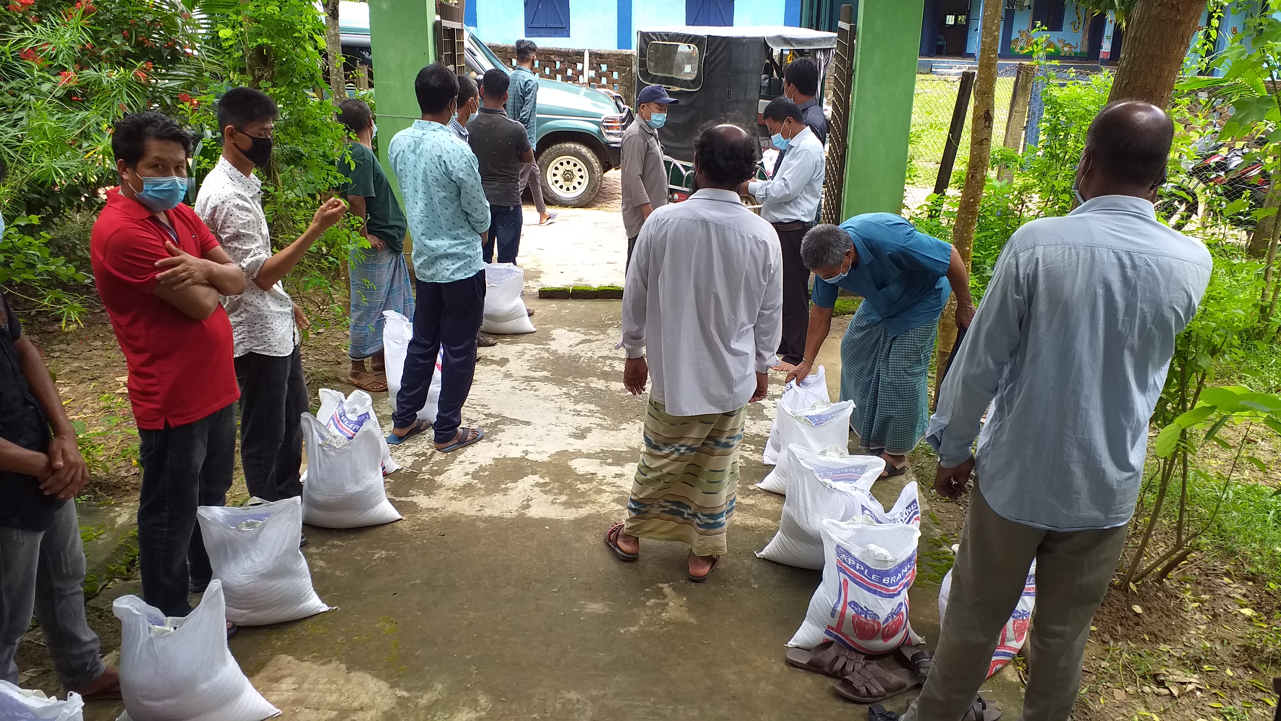 মৎস্য চাষের বিভিন্ন উপকরণ বিতরণ,০২/৯/২১