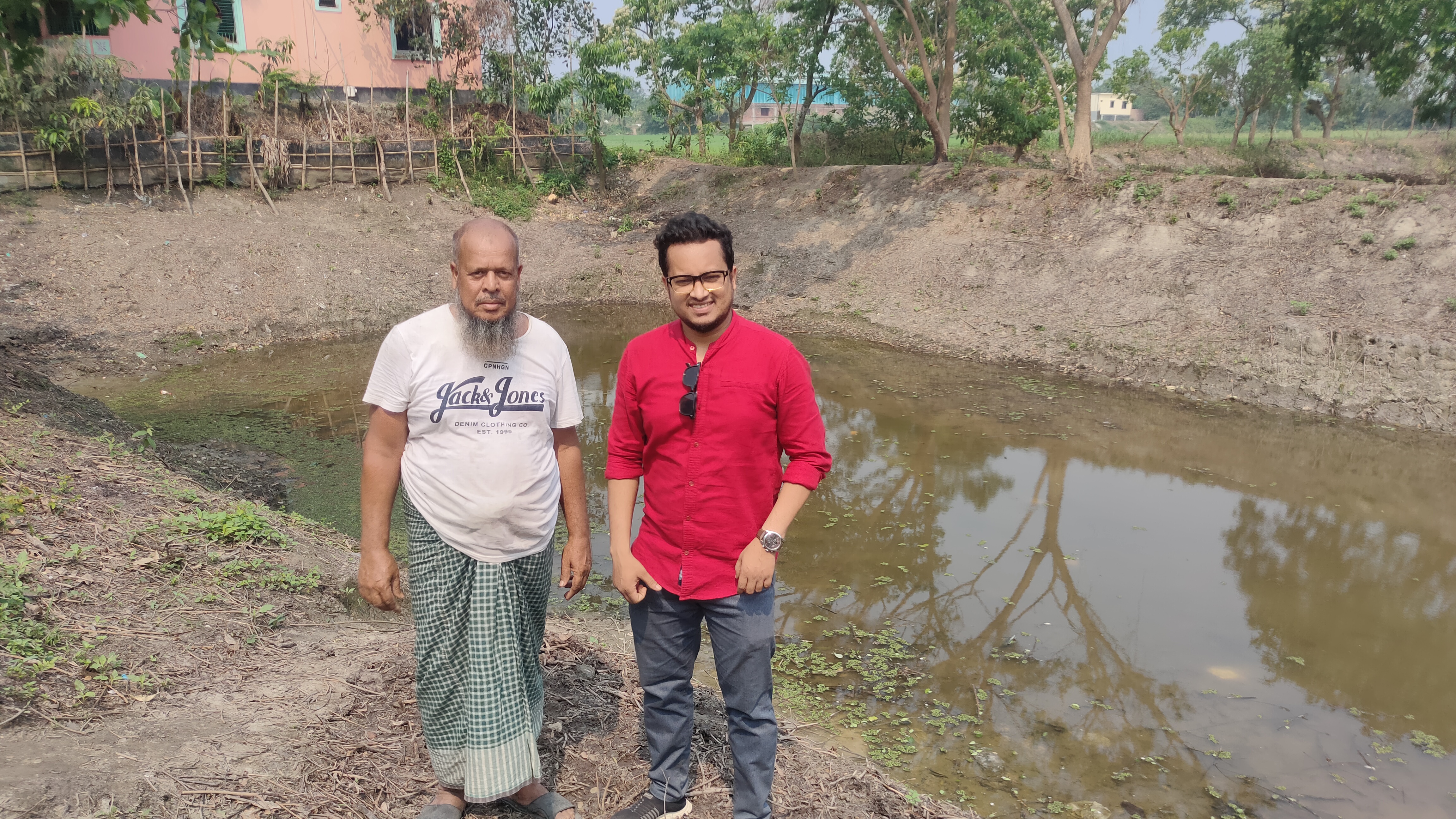 পুকুর পরিদর্শন