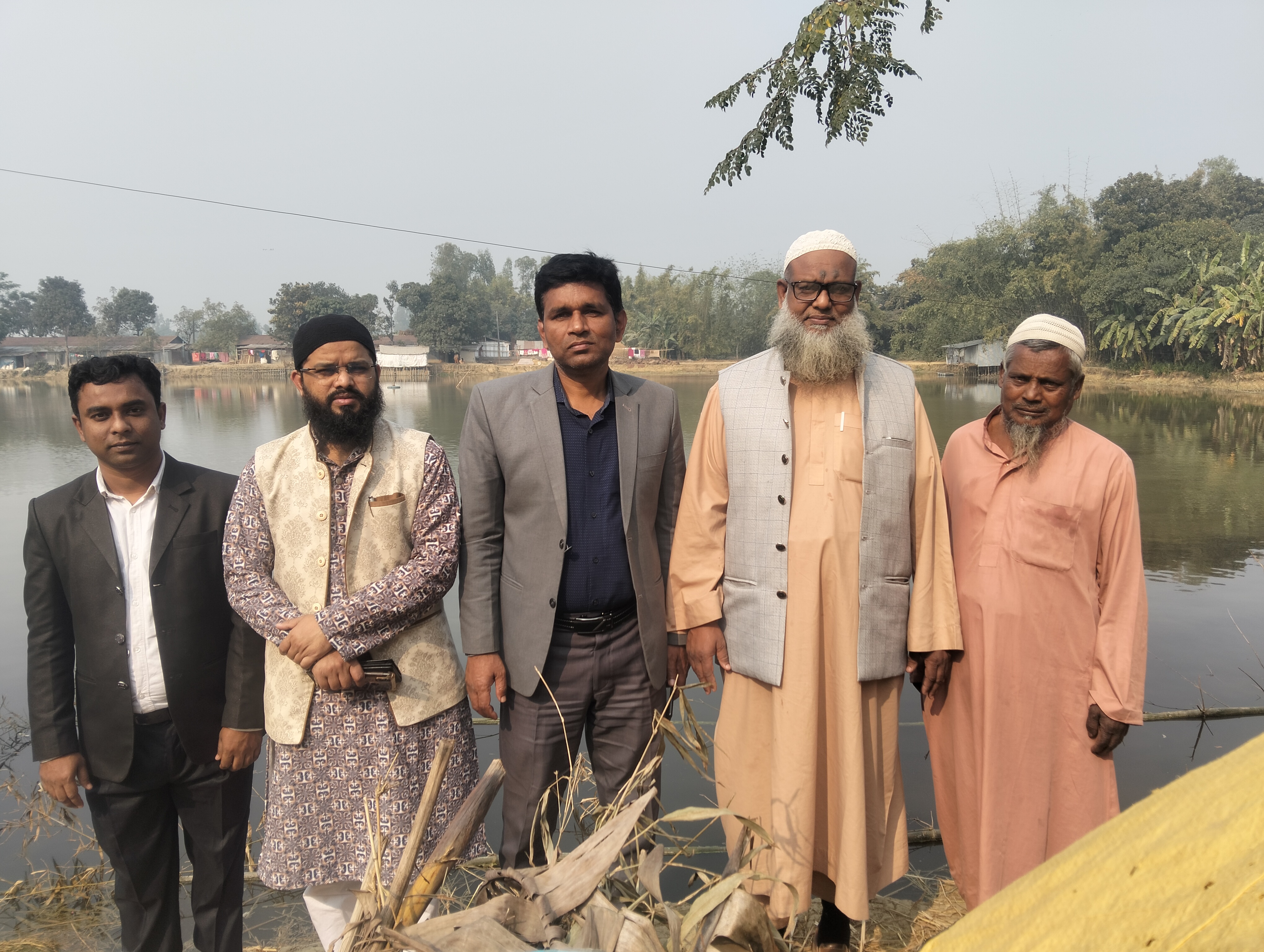 পুকুর পরিদর্শন