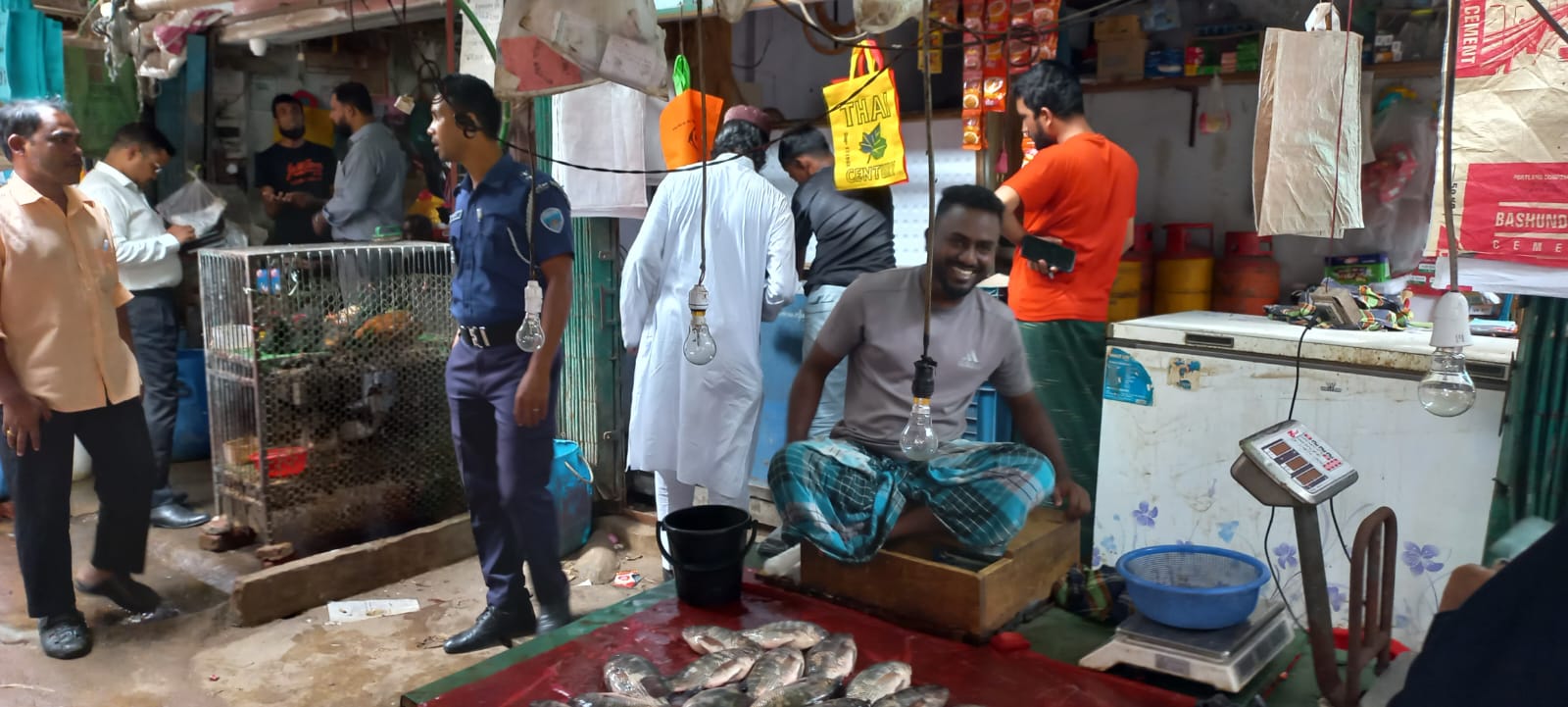 মা ইলিশ সংরক্ষণে অভিযান ২৩/১০/২০২৪ তারিখে কাপ্তাই নতুন বাজার