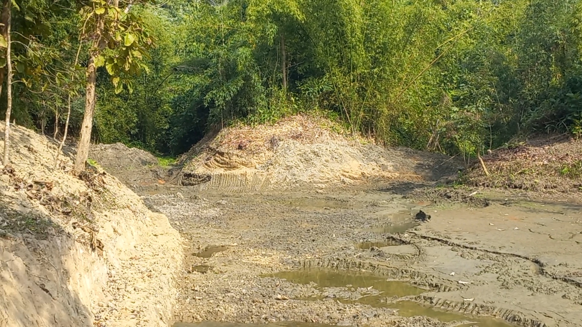 রত্নমোহন এর ক্রিক, বারোঘোনিয়া তঞ্চঙ্গ্যা পাড়া, চন্দ্রঘোনা, কাপ্তাই (মেরামত ও সংস্কারের পরের ছবি)