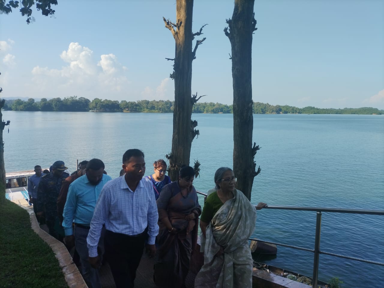 উপদেষ্টার ছবি