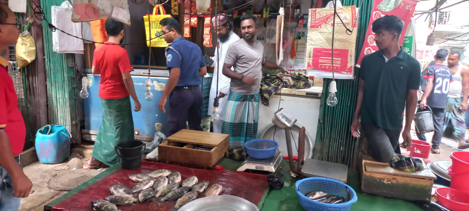 মা ইলিশ সংরক্ষণে অভিযান ২৩/১০/২০২৪ তারিখে কাপ্তাই নতুন বাজার