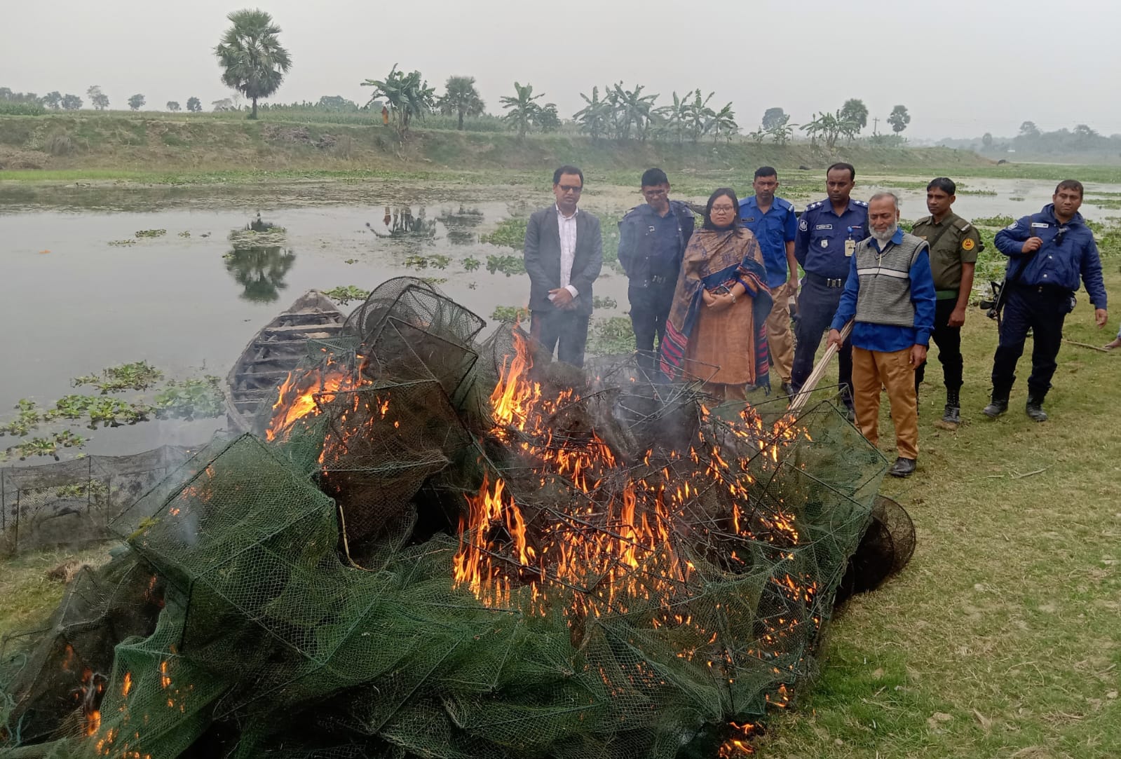 মৎস্য আইন বাস্তবায়ন