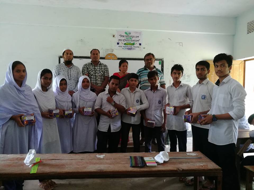 কুইজ প্রতিযোগিতার বিজয়ী