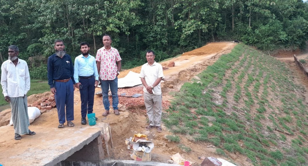 ক্রীক নির্মাণ পরিদর্শন