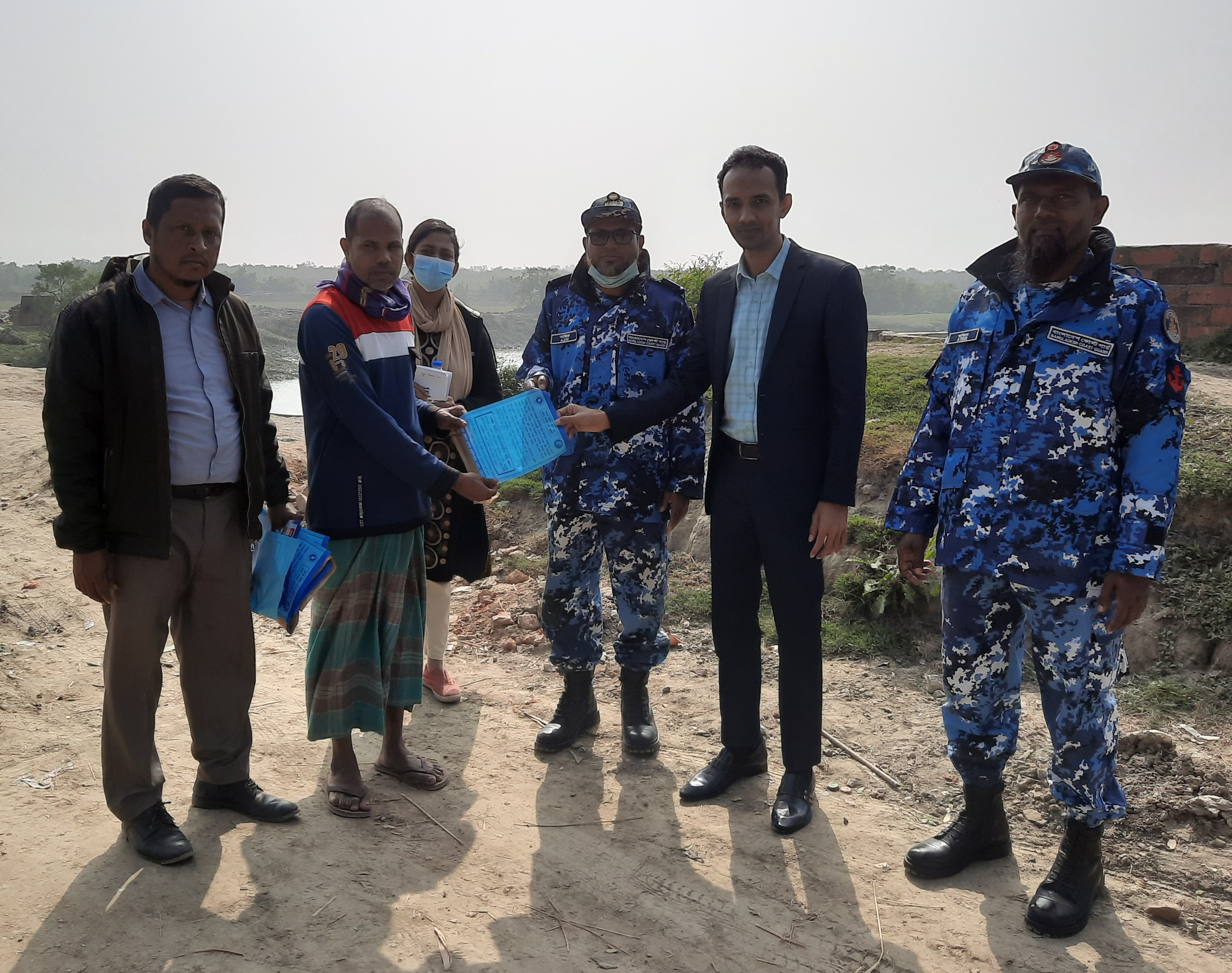 বিশেষ কম্বিং অপারেশন ২০২৩ বাস্তবায়নে লিফলেট বিতরণ