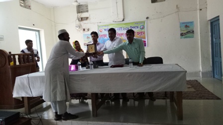 শ্রেষ্ঠ গলদা চিংড়ি চাষী