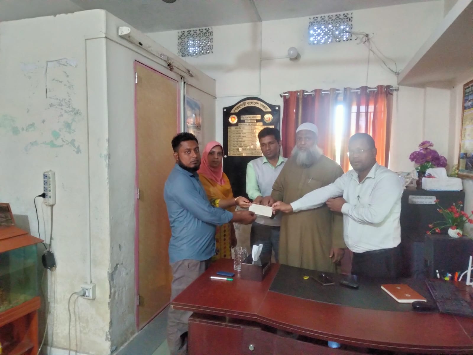 ক্ষদ্র ঋণ বিতরণ