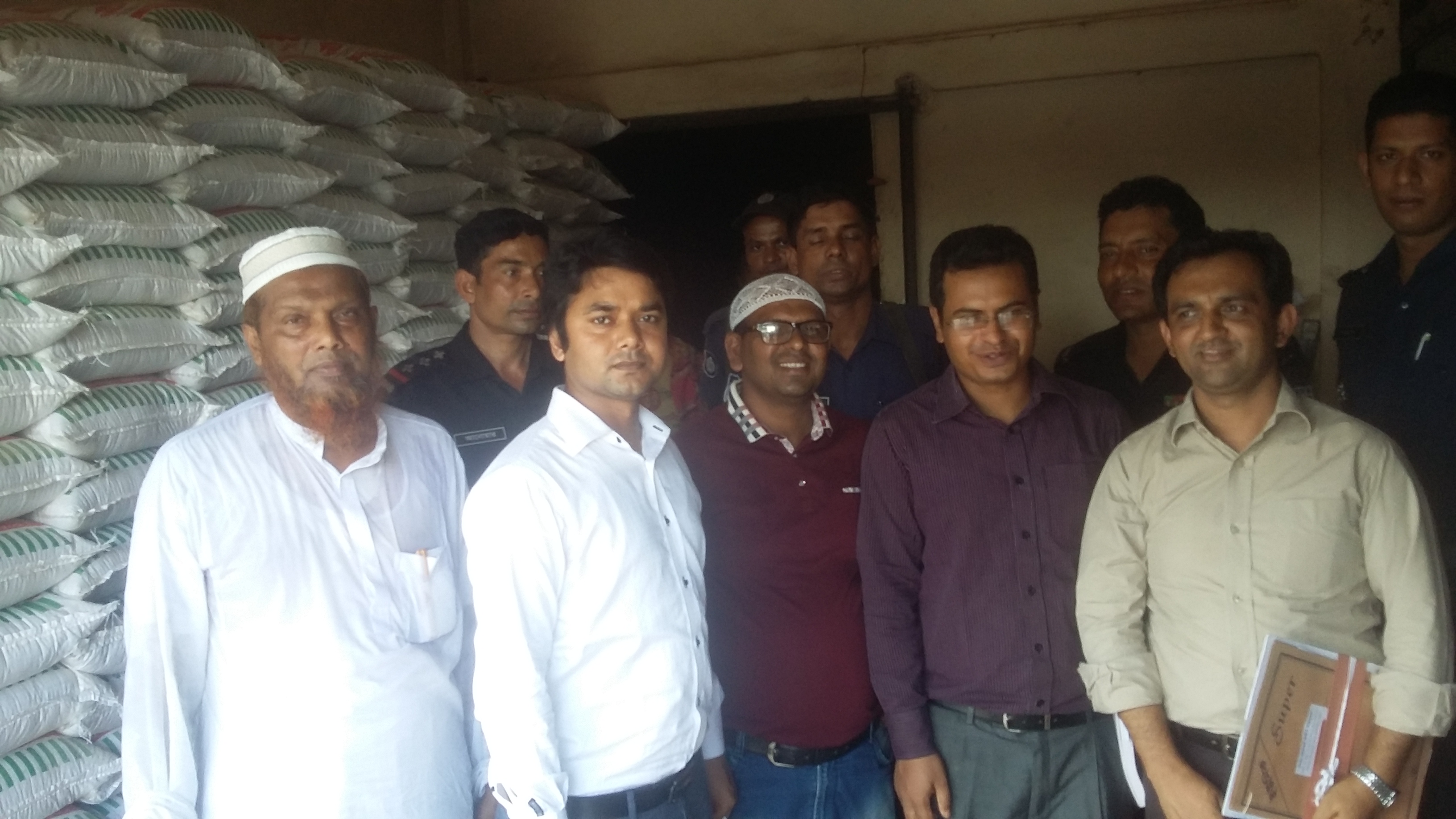 মাছের খাদ্যের দোকানে পরিচালিত মোবাইল কোর্ট