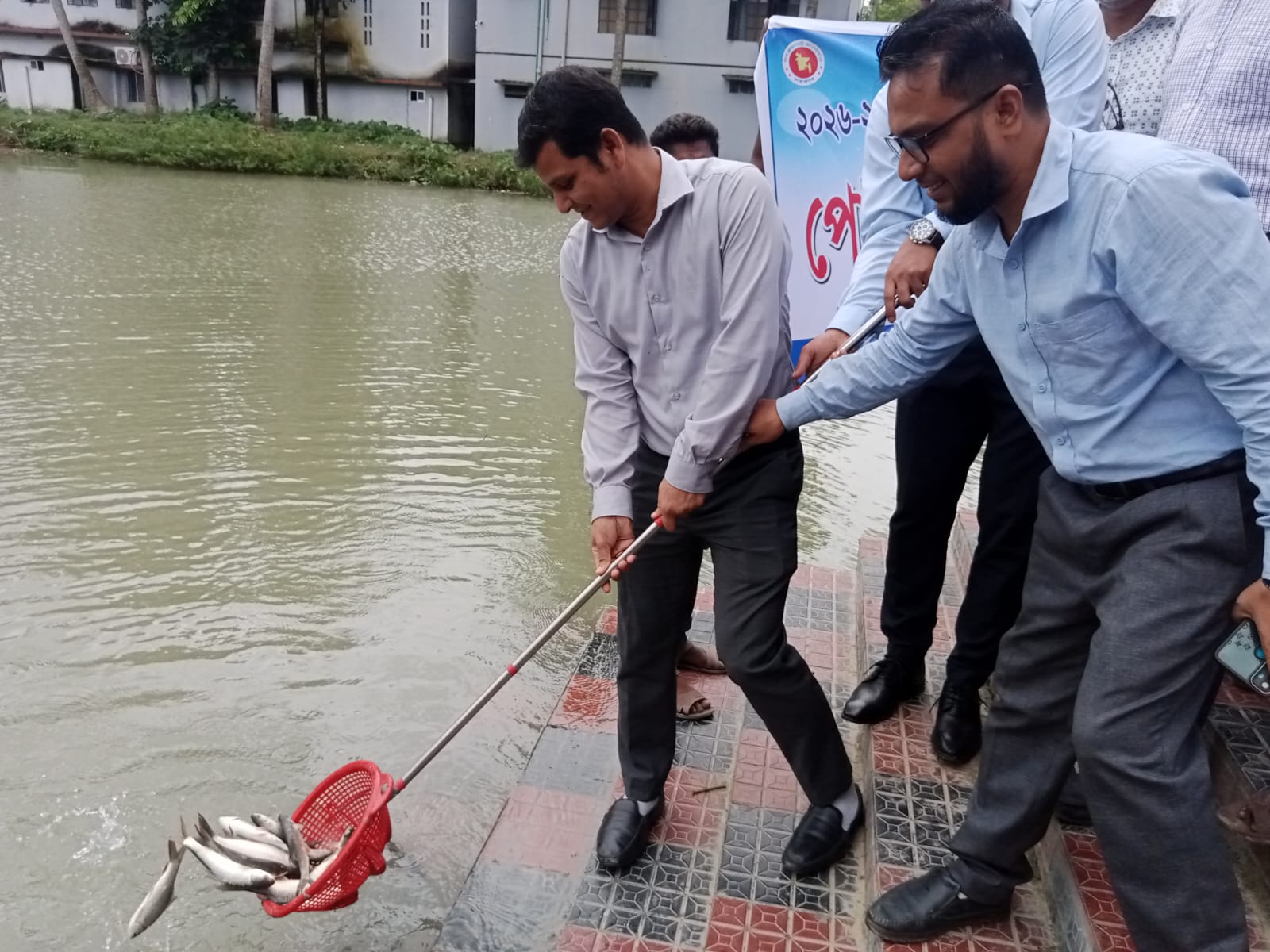 পোনা অবমুক্তকরণ
