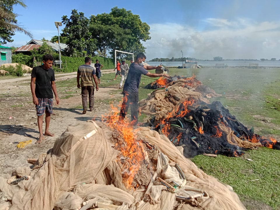 মৎস্য আইন বাস্তবায়ন