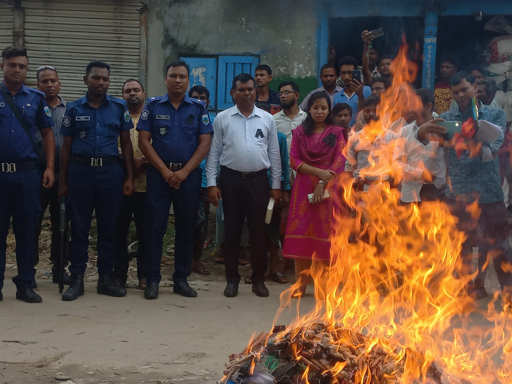 আইন বাস্তবায়ন