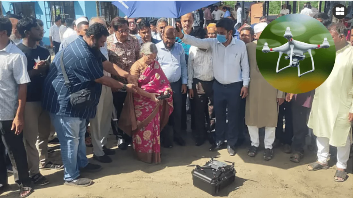 চট্টগ্রামের হালদা নদীতে মা মাছ রক্ষায় এবার ড্রোনের মাধ্যমে নজরদারি চালানো হবে। মঙ্গলবার (১ জুলাই) বিকেল ৩টায় চট্টগ্রামের মোবারকখিল এলাকায় ড্রোন উড়িয়ে এই কার্যক্রমের আনুষ্ঠানিক উদ্বোধন করেন মৎস্য ও প্রাণিসম্পদ মন্ত্রণালয়ের উপদেষ্টা ফরিদা আখতার।