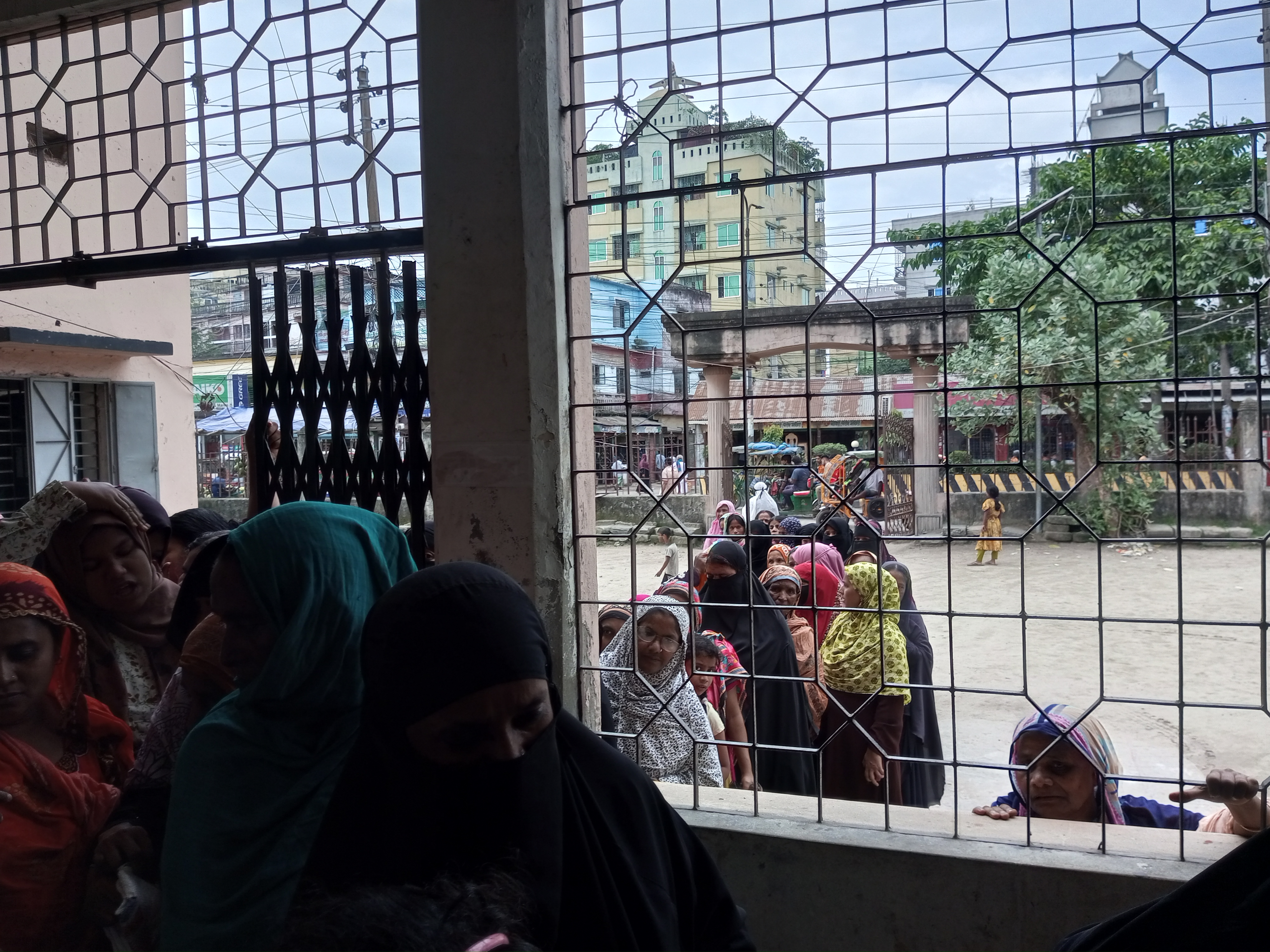 খোলা বাজারে চাল বিক্রি কার্যক্রম