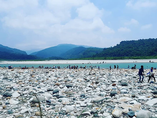 ভোলাগঞ্জ সাদা পাথর