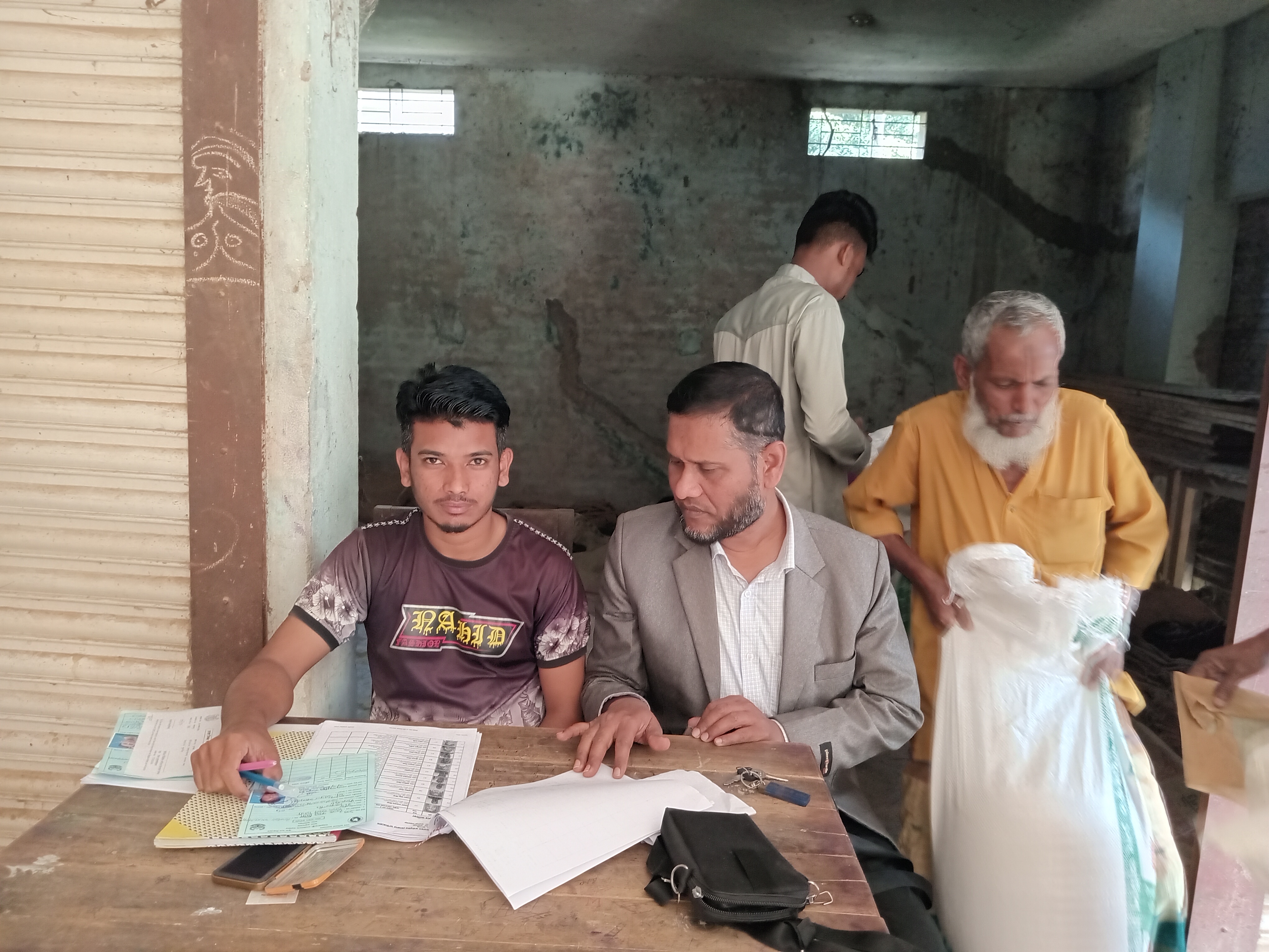 খাদ্যবান্ধব এর দোকান পরিদর্শণ