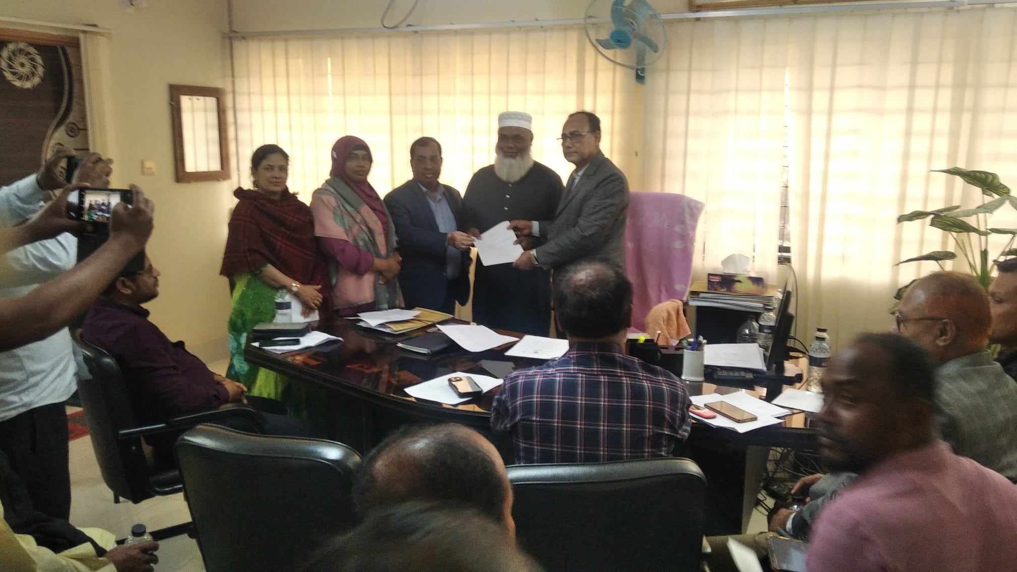 রাইস মিল (অটোমেটিক ও হাস্কিং) থেকে পাইকারী ও খুচরা পর্যায়ে সরবরাহকৃত চালের সুষ্ঠু ব্যবস্থাপনা এবং ‘উৎপাদন ও সরবরাহ’ মূল্য অবহিতকরণ সভা।