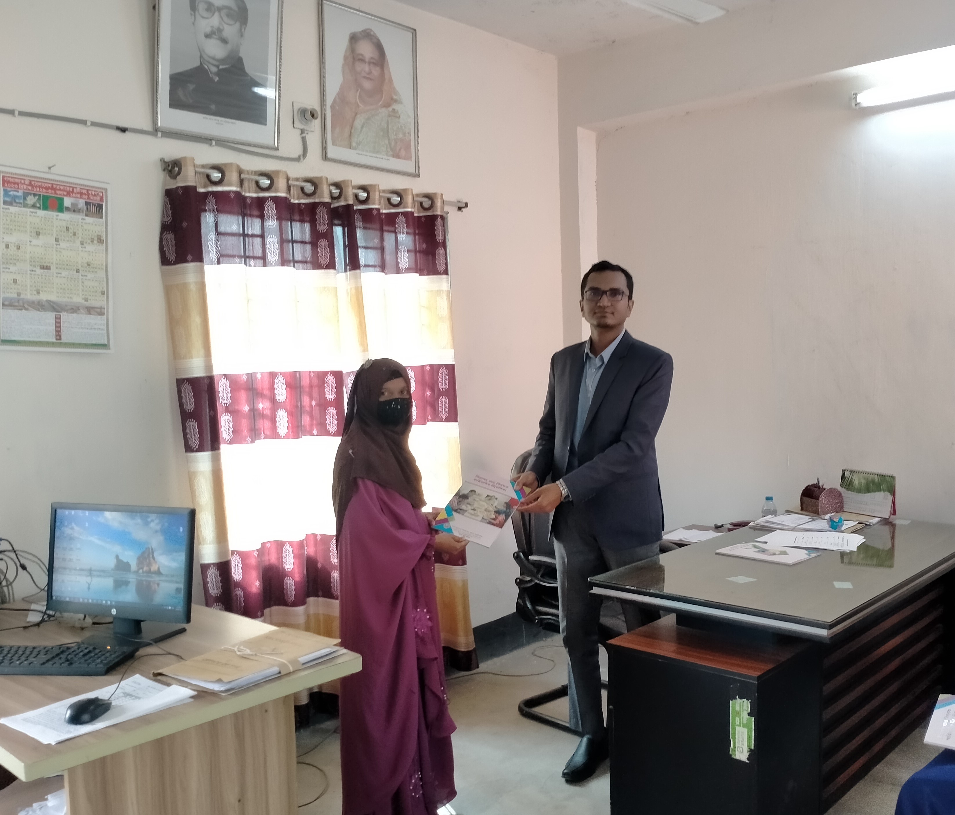 নিরাপদ খাদ্য বিষয়ক পারিবারিক নির্দেশনা বিতরণ