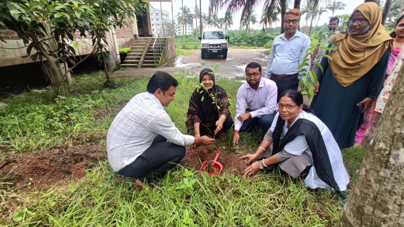 উপজেলা কার্যালয় বৃক্ষরোপন