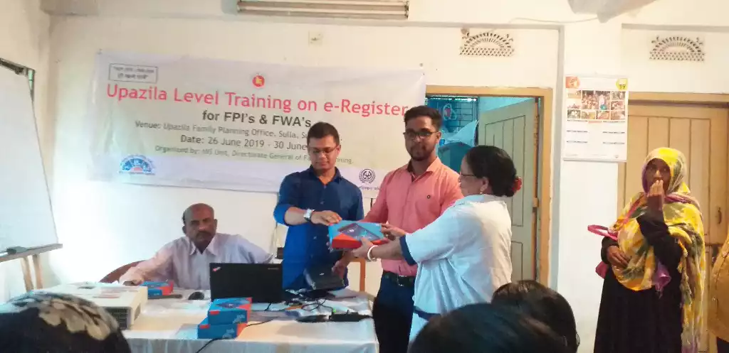 ট্যাব-পিসি বিতরণ