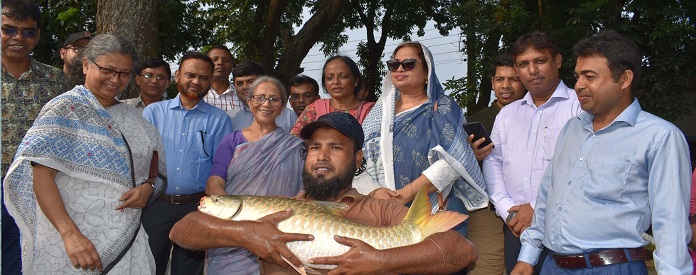 মৎস্য ও প্রাণিসম্পদ মন্ত্রণালয়ের মাননীয় উপদেষ্টা মিজ্ ফরিদা আখতার-এঁর বিএফআরআই পরিদর্শন