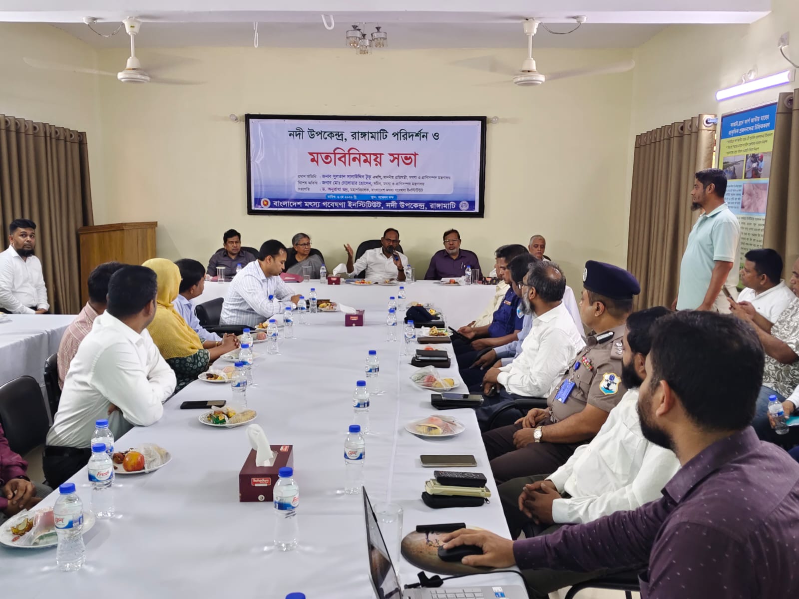 মৎস্য ও প্রাণিসম্পদ মন্ত্রণালয়ের মাননীয় প্রতিমন্ত্রী ও সম্মানিত সচিব মহোদয়ের সাথে বিএফআরআই, নদী উপকেন্দ্রের বিজ্ঞানী ও কর্মকর্তাদের মতবিনিময় সভা।