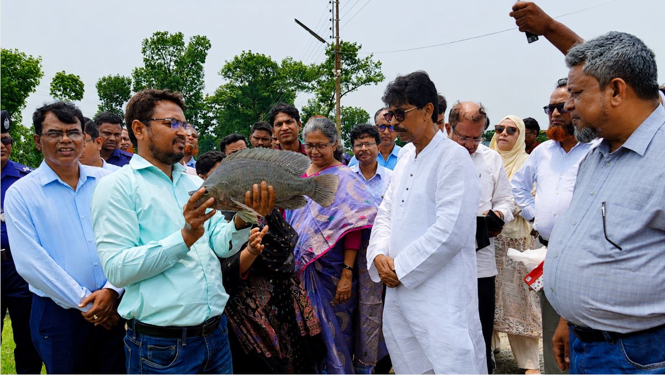 জনাব মোহাম্মদ আমিন উর রশিদ, মাননীয় মন্ত্রী, কৃষি মন্ত্রণালয় এবং মৎস্য ও প্রাণিসম্পদ মন্ত্রণালয় এর বিএফআরআই পরিদর্শন